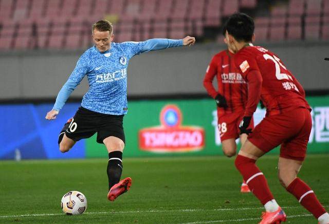 必发体育-还得靠外援！拉尔森2场造2球 大连取赛季首个连胜